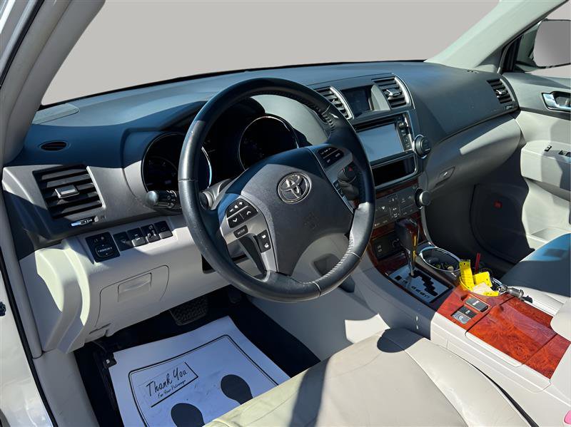 Used 2013 Toyota Highlander Limited image 14