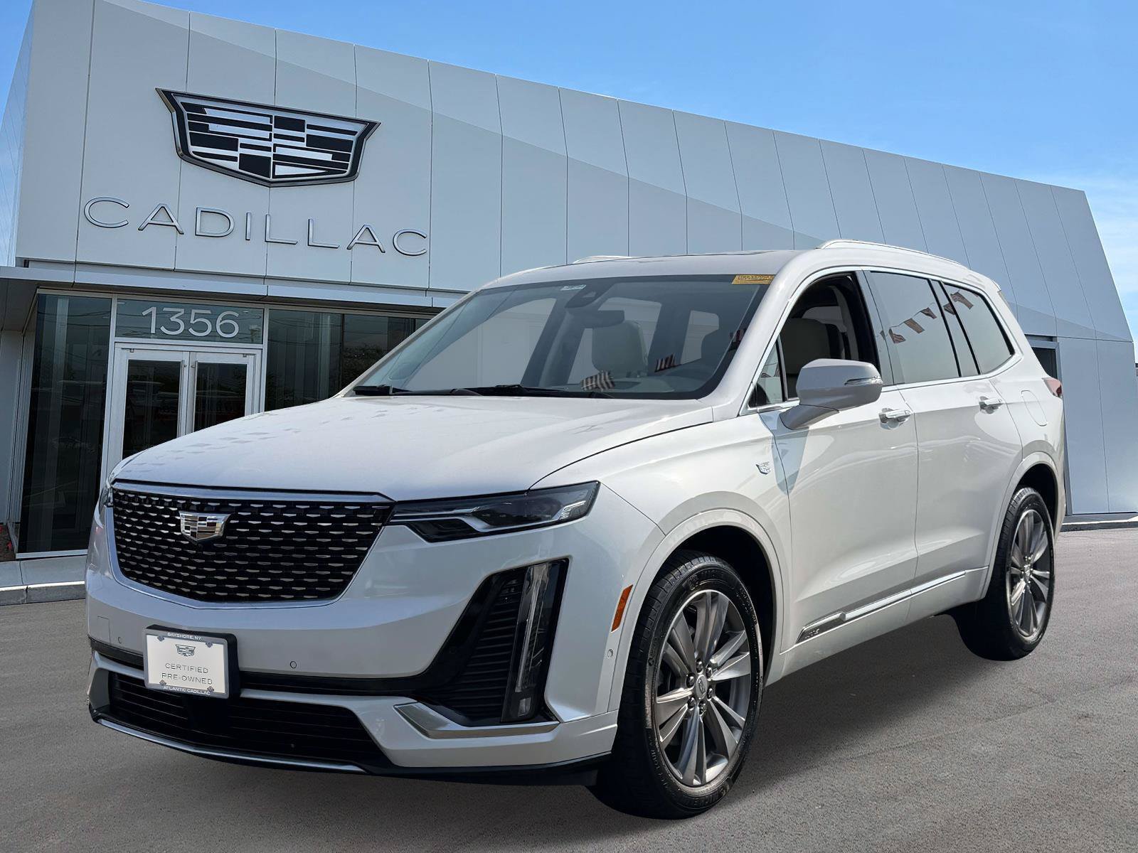 Certified 2022 Cadillac XT6 Premium Luxury w/ Technology Package AWD/4WD image 1