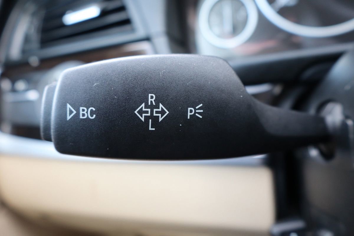 Used 2015 BMW 528i xDrive Sedan image 32