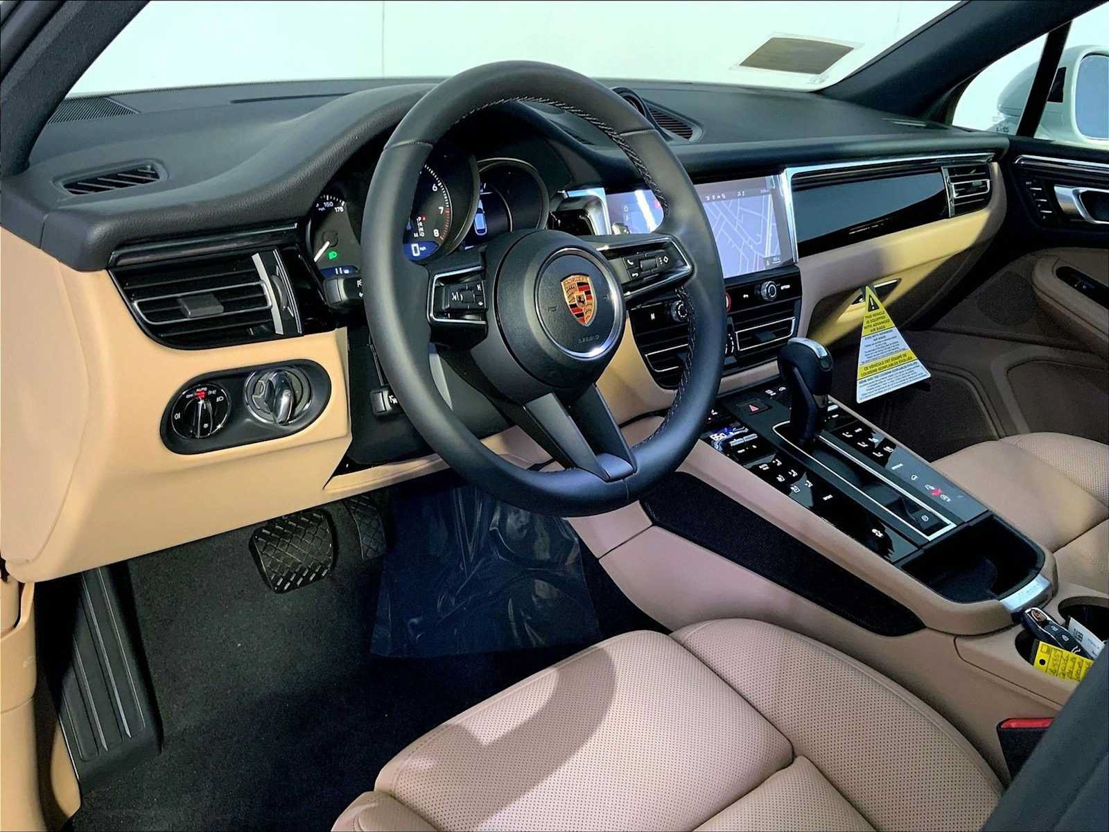 New 2026 Porsche Macan AWD/4WD image 4