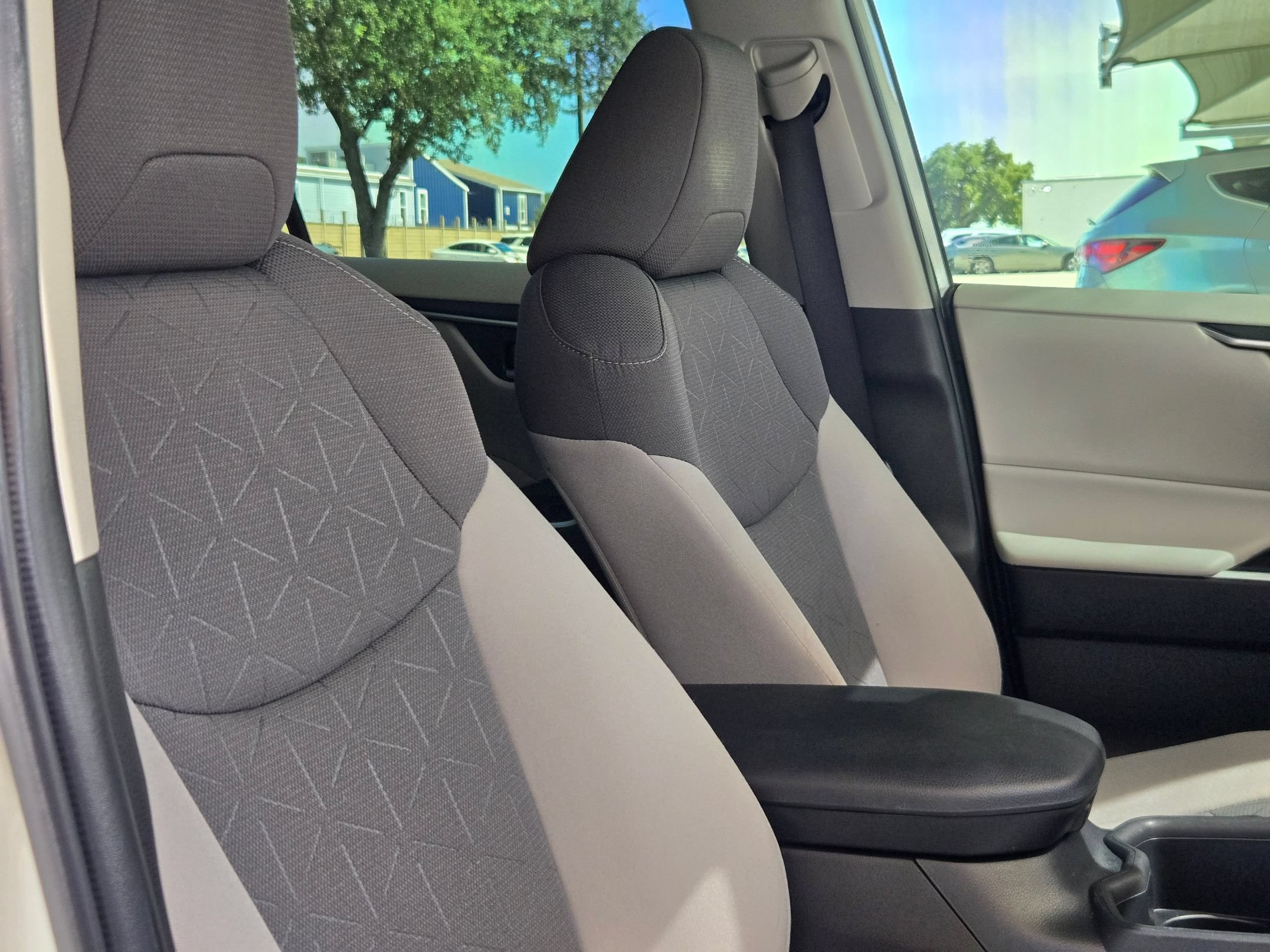 Used 2023 Toyota RAV4 XLE w/ Convenience Package FWD image 31