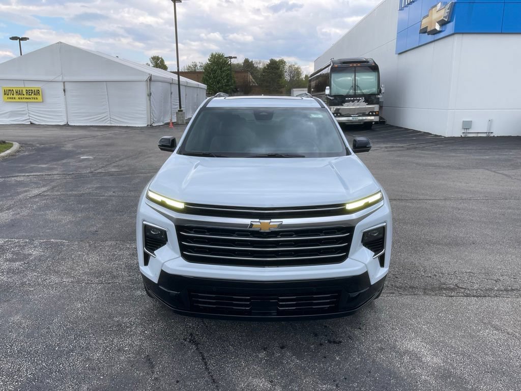 New 2026 Chevrolet Traverse High Country w/ LPO, Floor Liner Package AWD/4WD image 2