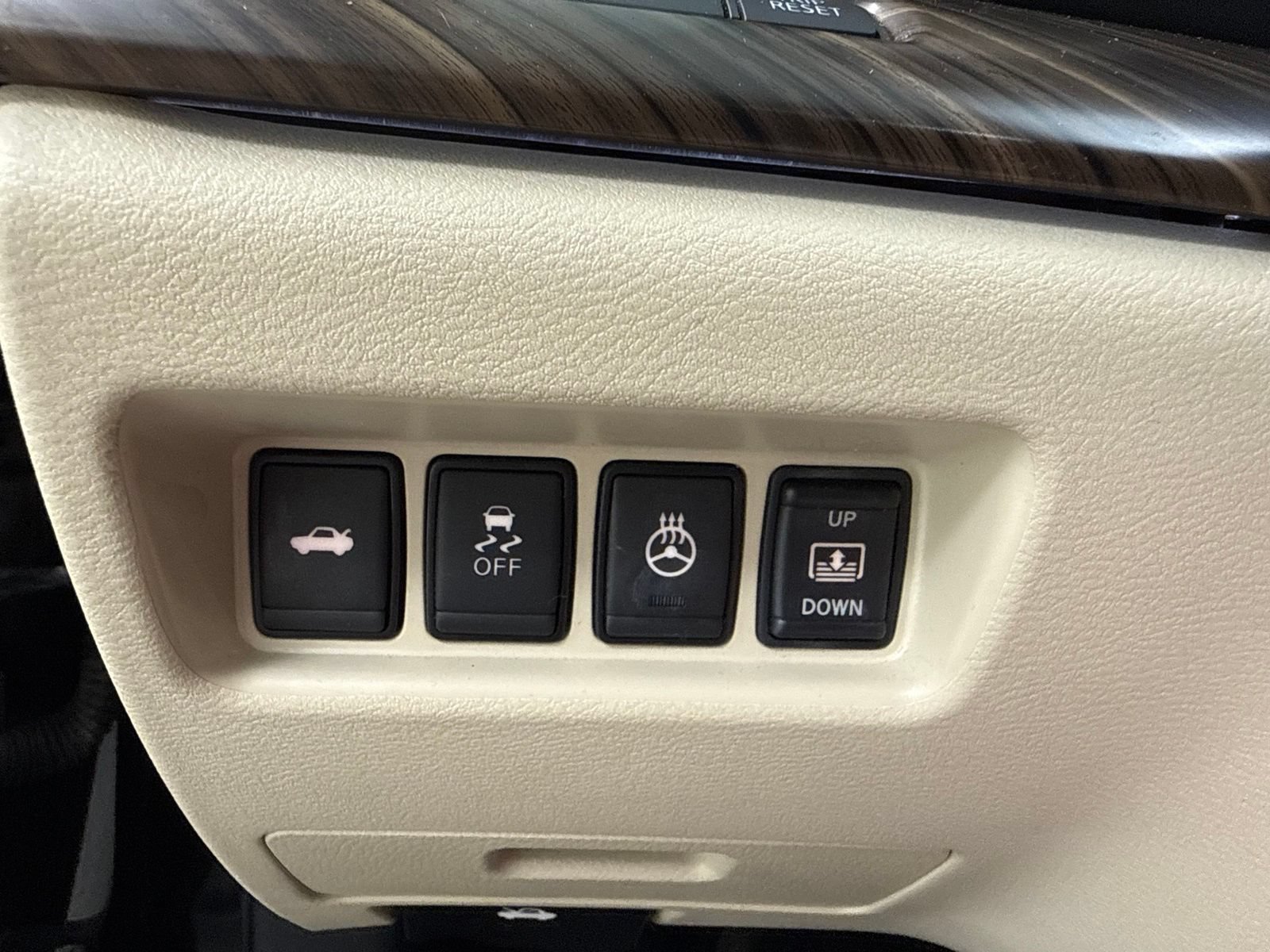 Used 2017 Nissan Maxima Platinum w/ Interior Lighting Package FWD image 26