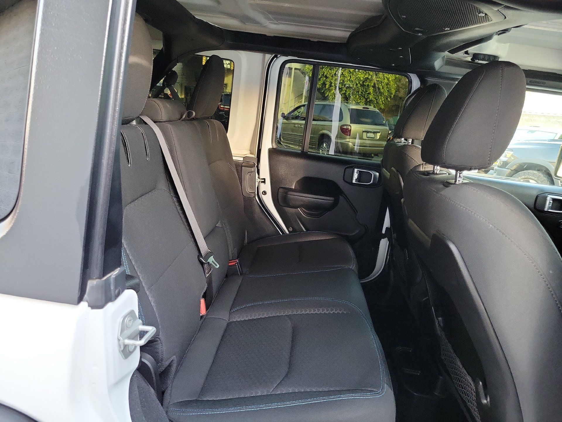Certified 2024 Jeep Wrangler Unlimited Rubicon 4xe w/ Technology Group AWD/4WD image 19