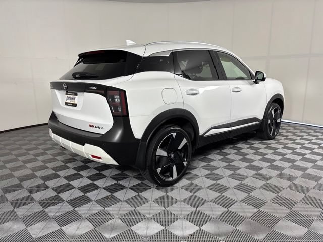 Used 2025 Nissan Kicks SR w/ SR Premium Package AWD/4WD image 6