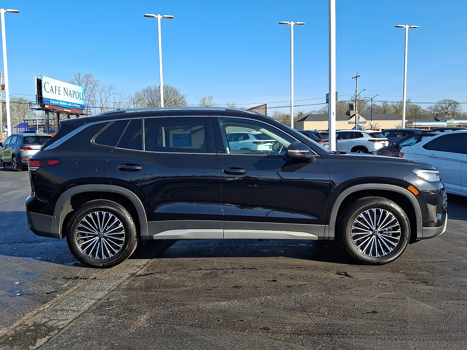 Certified 2025 Volkswagen Tiguan S image 7