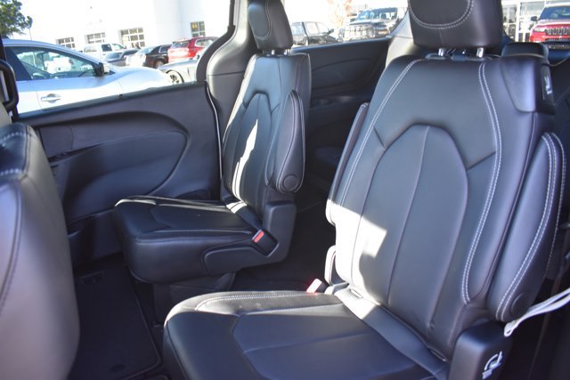 New 2026 Chrysler Pacifica Select image 16