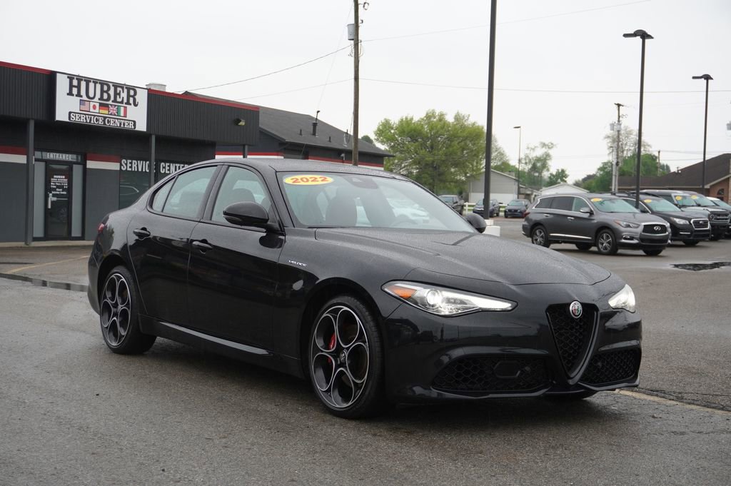 Used 2022 Alfa Romeo Giulia Veloce AWD/4WD image 9