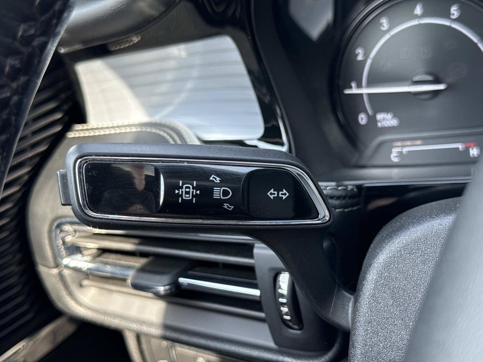 Used 2022 Lincoln Corsair AWD w/ Premium Package image 16