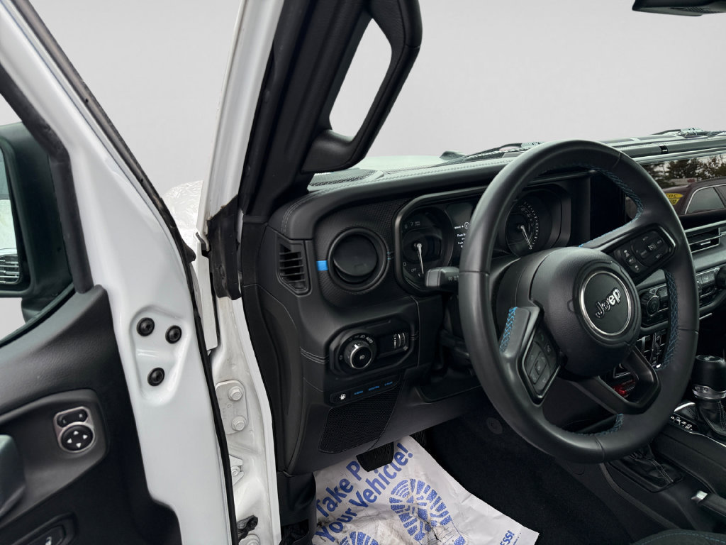 Used 2024 Jeep Wrangler Unlimited Rubicon 4xe AWD/4WD image 15