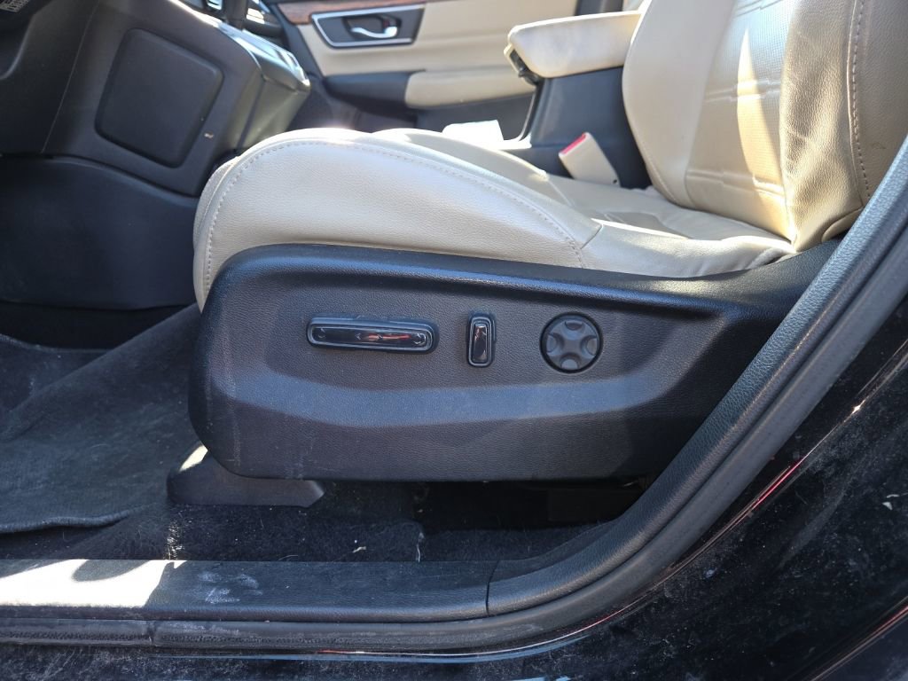 Used 2017 Honda CR-V Touring image 10