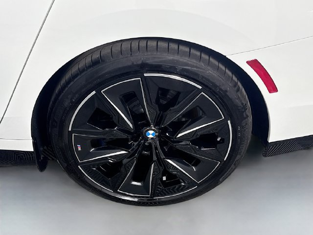 Used 2025 BMW i7 eDrive50 w/ M Sport Package RWD image 36