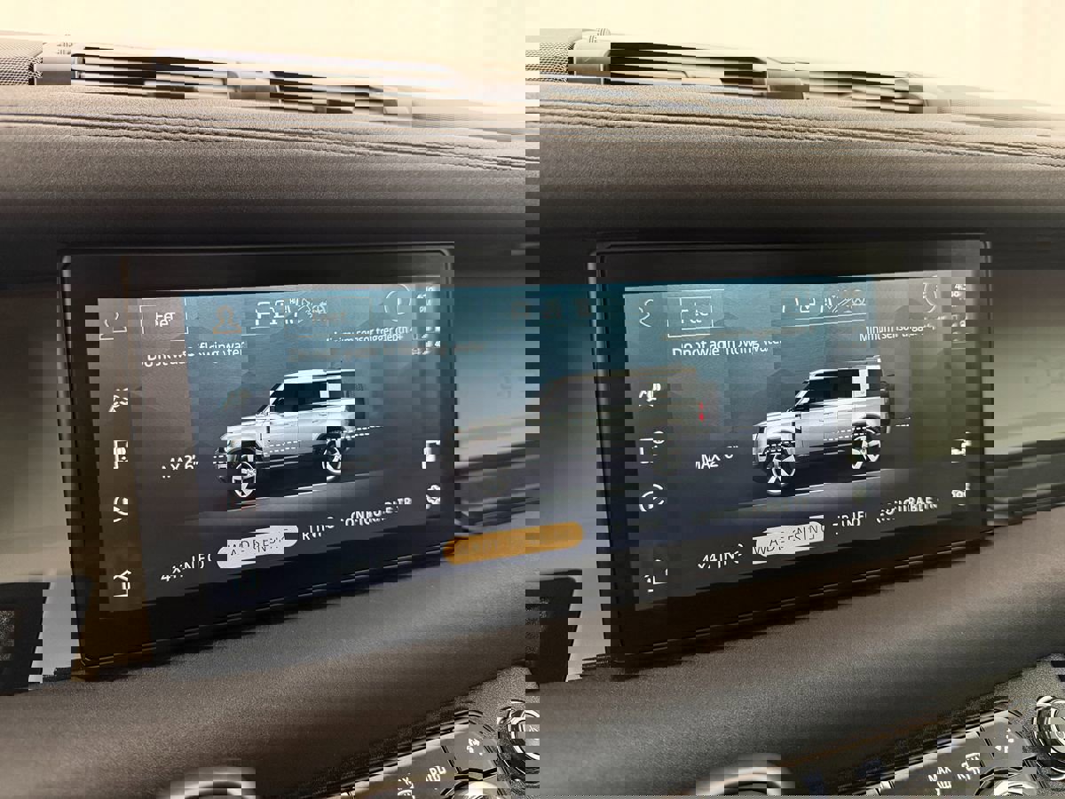 Used 2020 Land Rover Defender 110 First Edition image 34