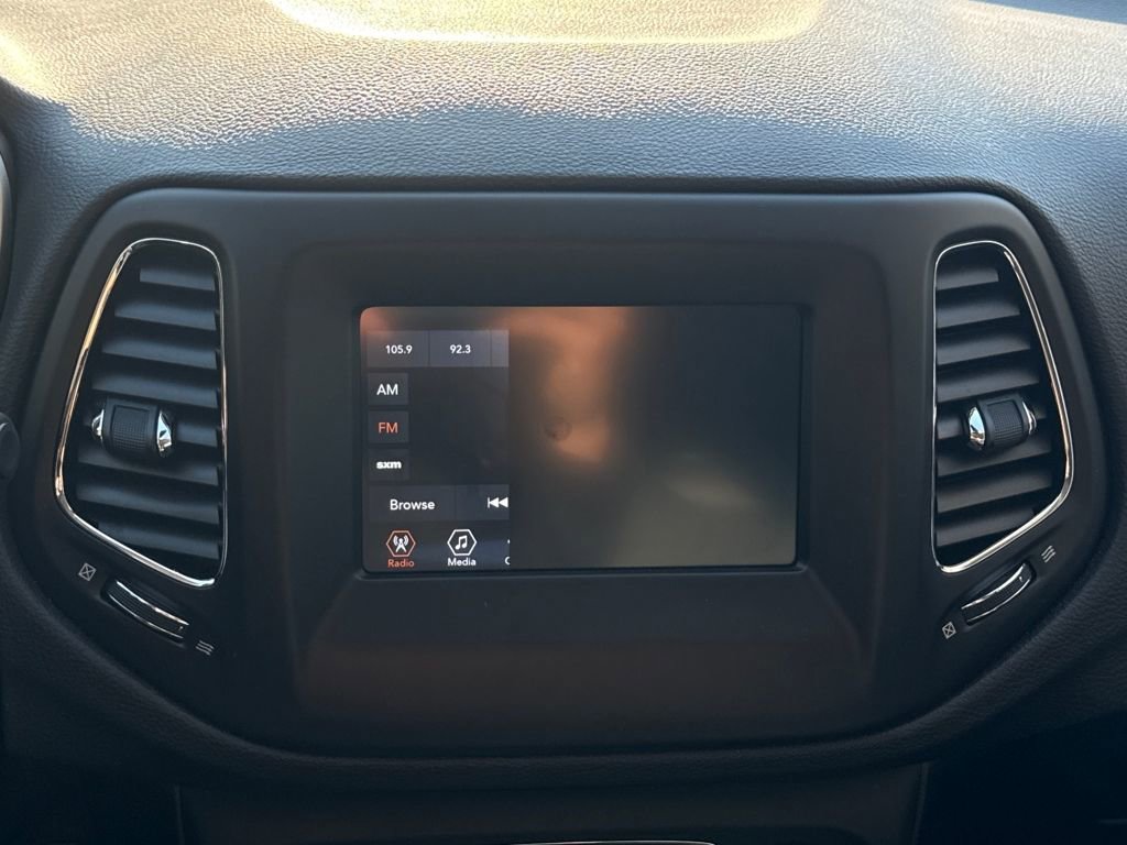 Used 2019 Jeep Compass Latitude image 23