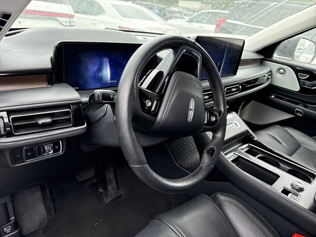 Used 2025 Lincoln Aviator Reserve w/ Equipment Group 201A image 10