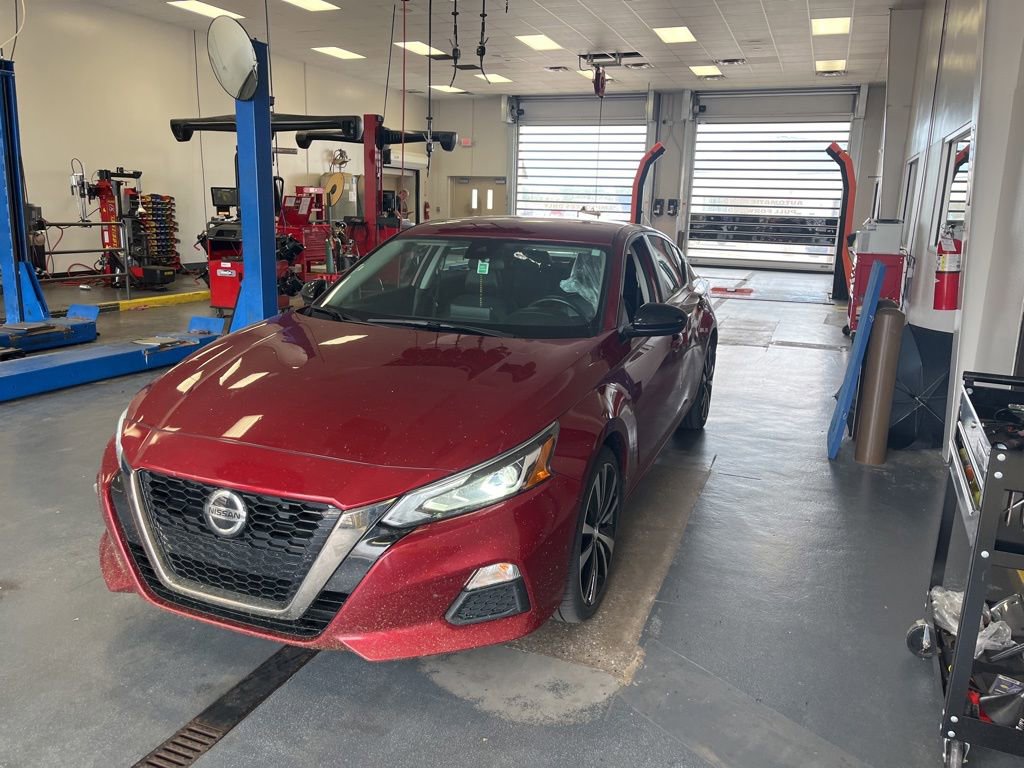 Used 2022 Nissan Altima 2.5 SR AWD/4WD image 2