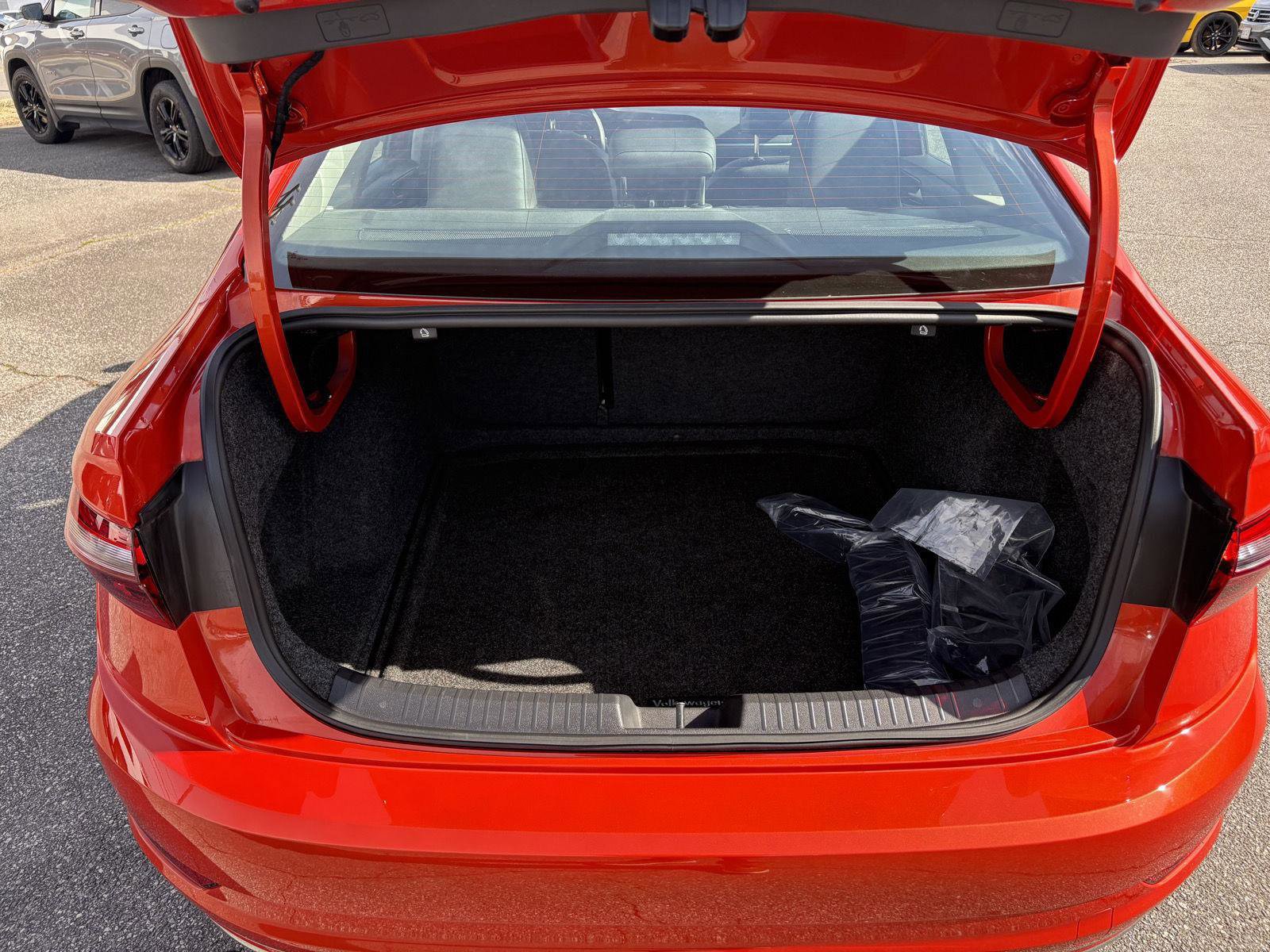 Used 2020 Volkswagen Jetta SE image 5