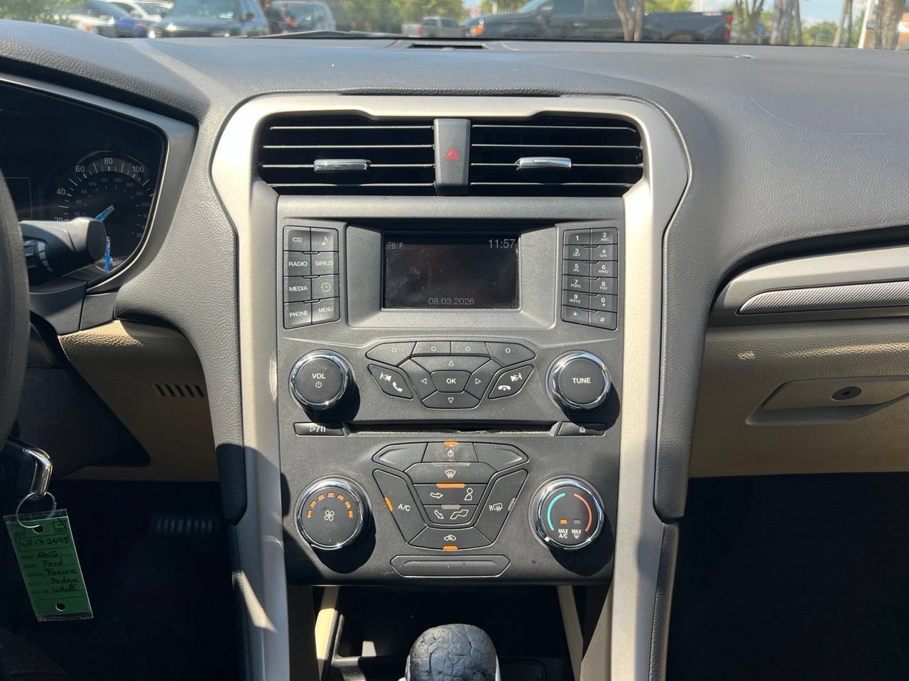 Used 2016 Ford Fusion SE FWD image 17
