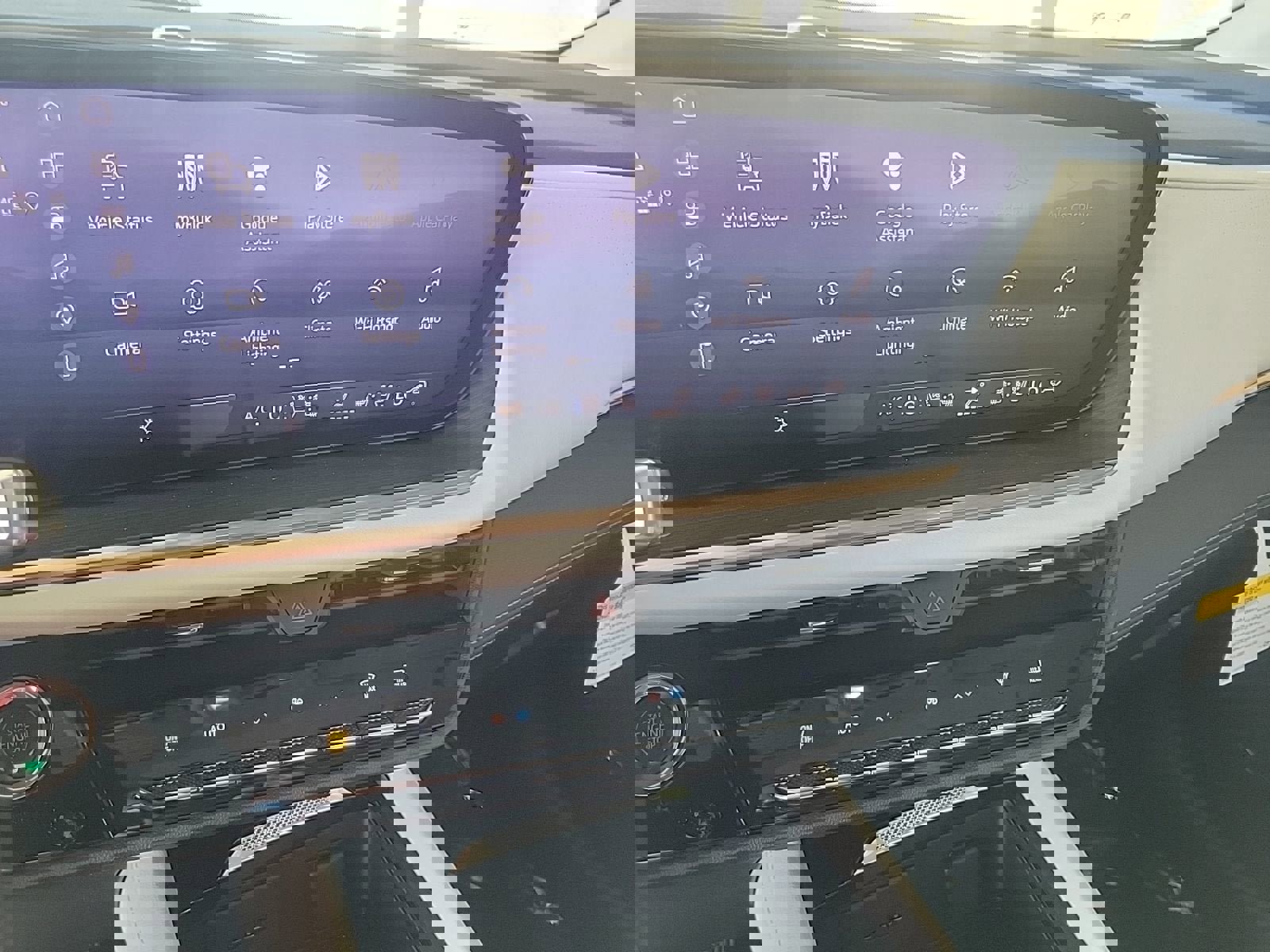 New 2026 Buick Envision Avenir image 15