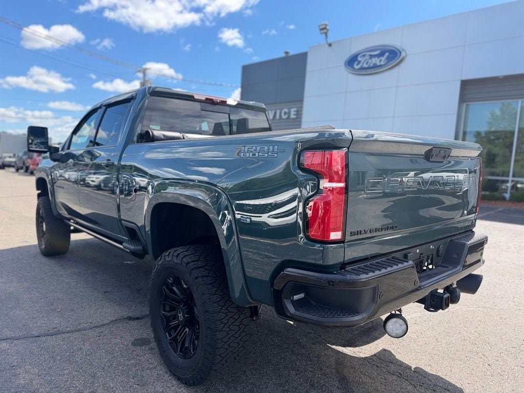 Used 2025 Chevrolet Silverado 2500 LTZ w/ Trail Boss Package AWD/4WD image 4