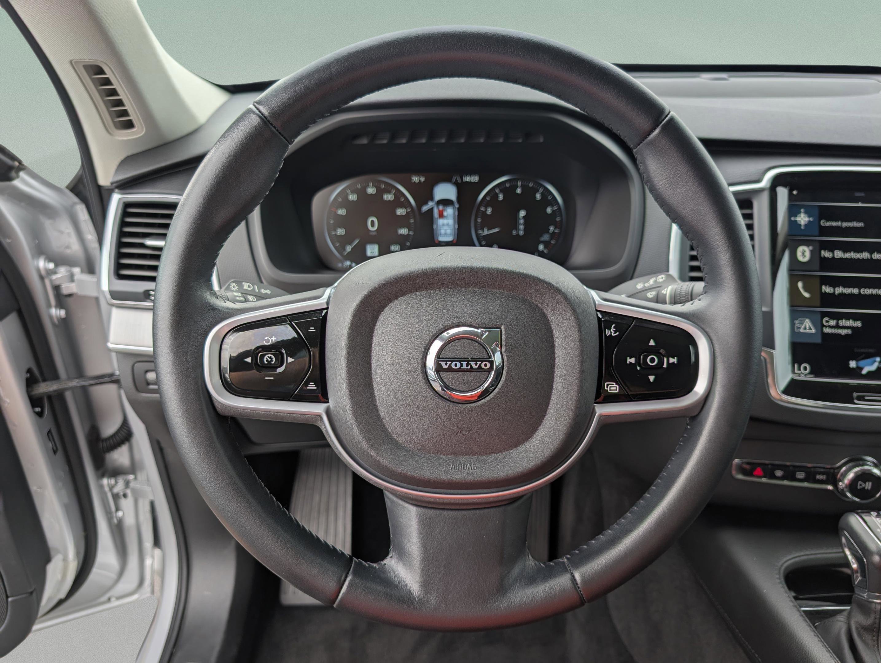 Used 2022 Volvo XC90 T5 Momentum image 41