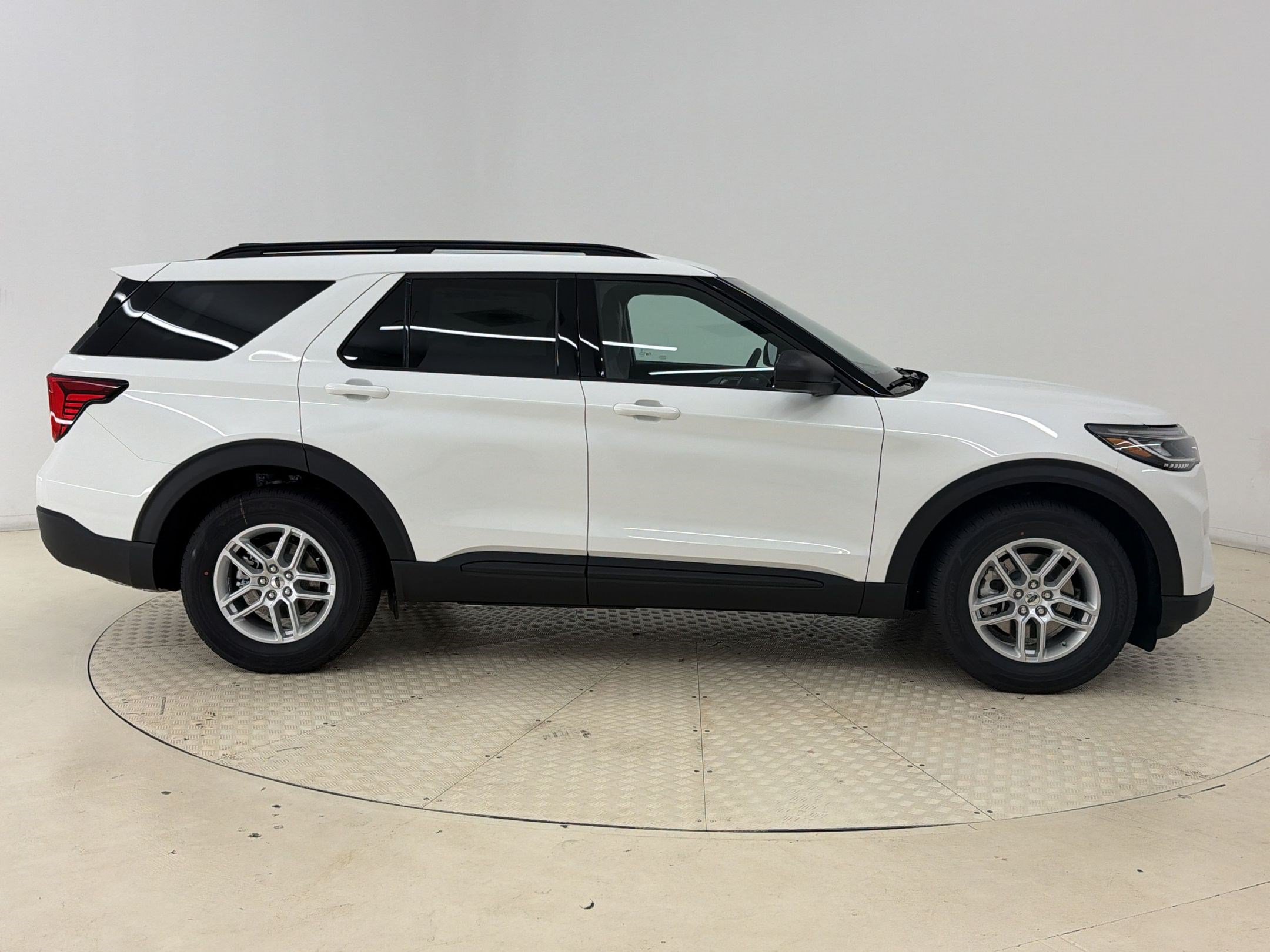 New 2027 Ford Explorer Active w/ Active Comfort Package RWD image 8