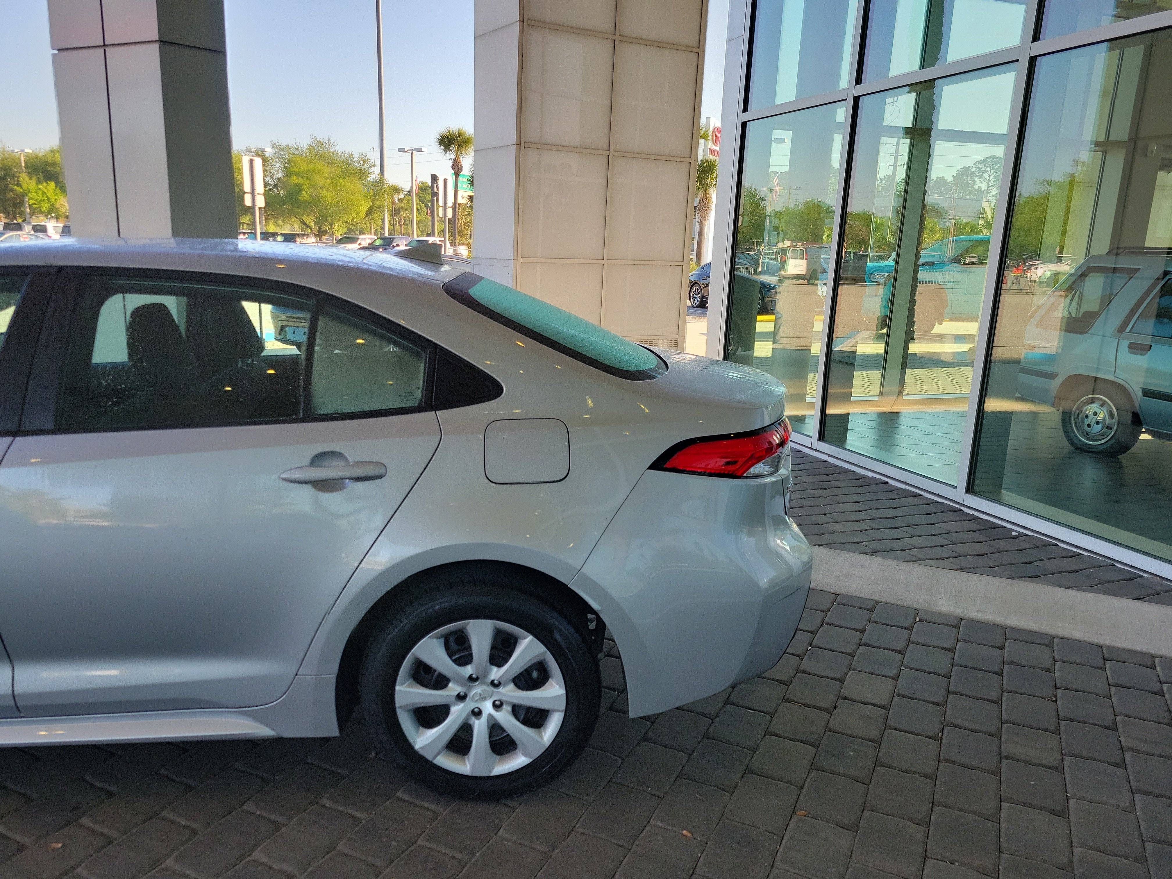 Used 2024 Toyota Corolla LE image 4