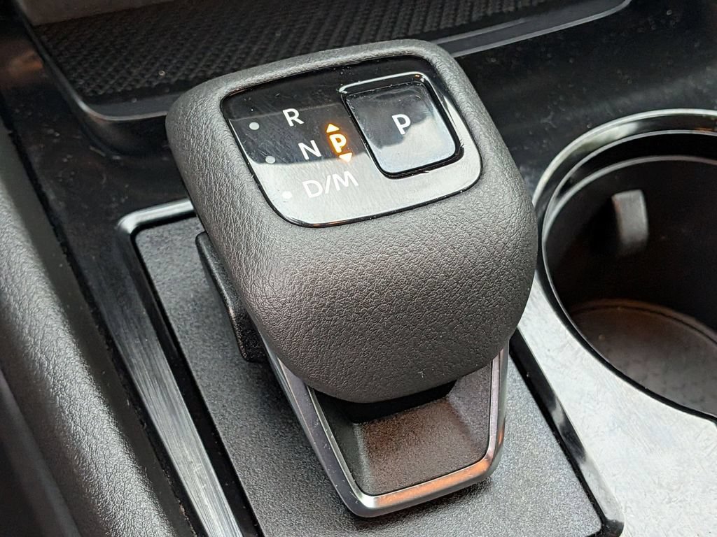 Used 2023 Nissan Rogue SV AWD/4WD image 17