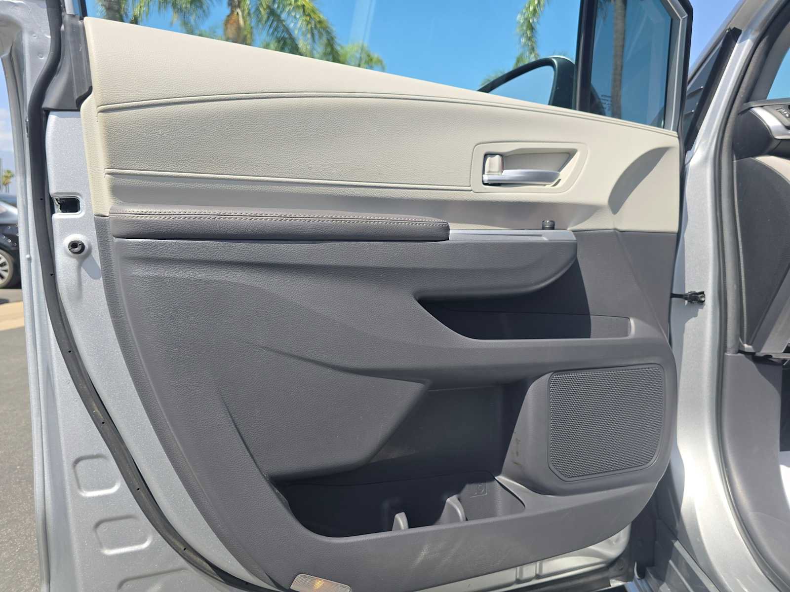 Used 2022 Toyota Sienna XLE w/ XLE Plus Package image 21