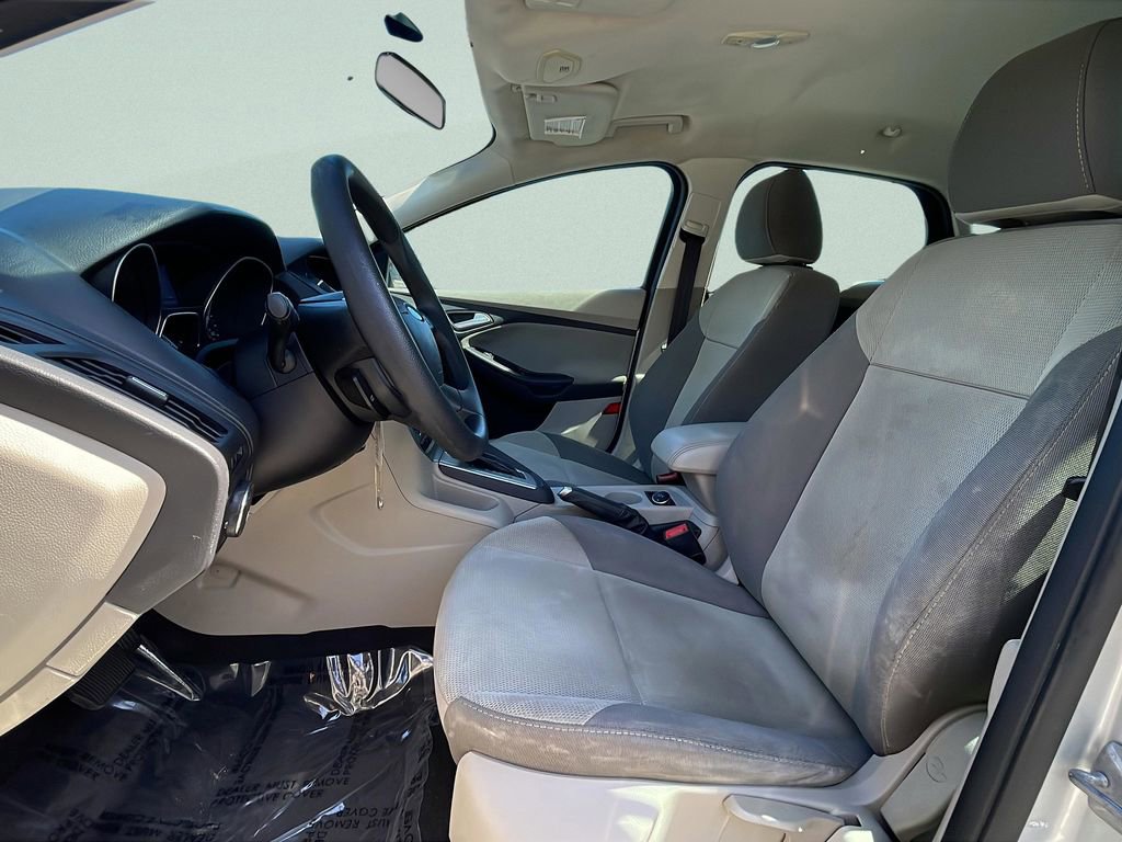 Used 2014 Ford Focus SE image 32