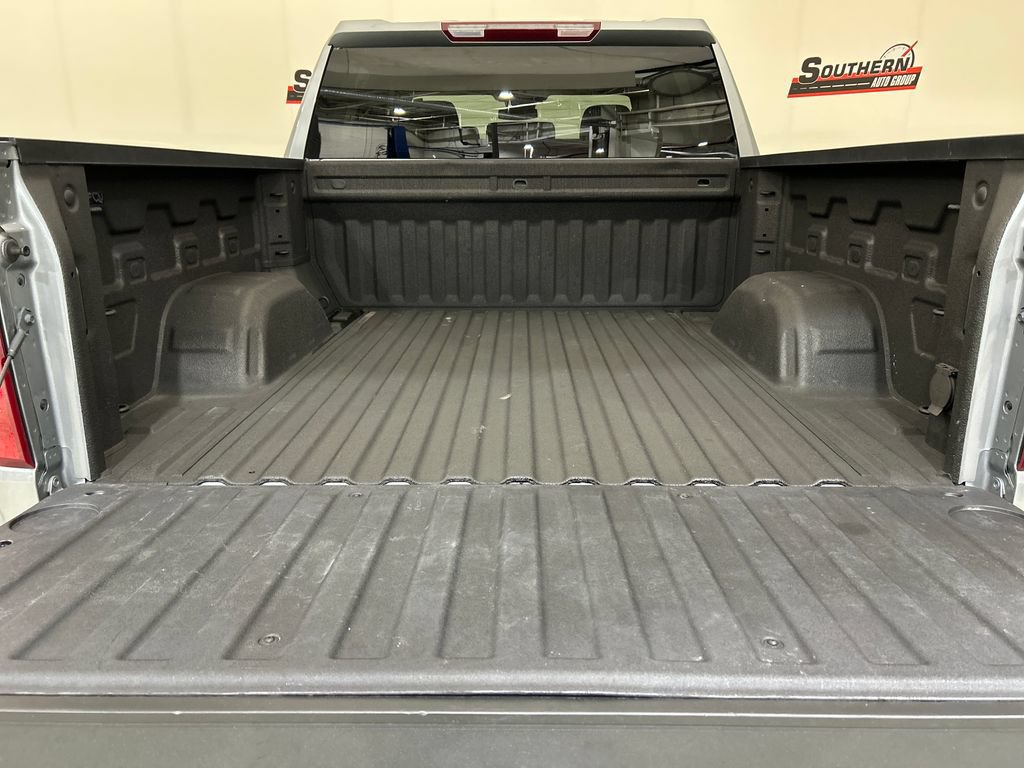 Used 2025 Chevrolet Silverado 1500 Custom w/ Turbomax Blackout Package AWD/4WD image 5