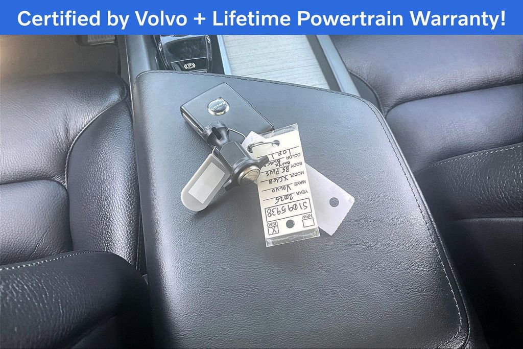 Used 2025 Volvo XC60 B5 Plus image 14