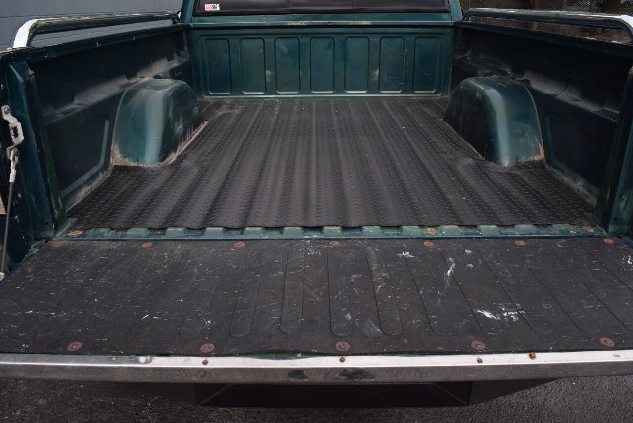 Used 1997 Chevrolet Silverado 1500 4x4 Regular Cab w/ Preferred Equipment Group 2 image 18