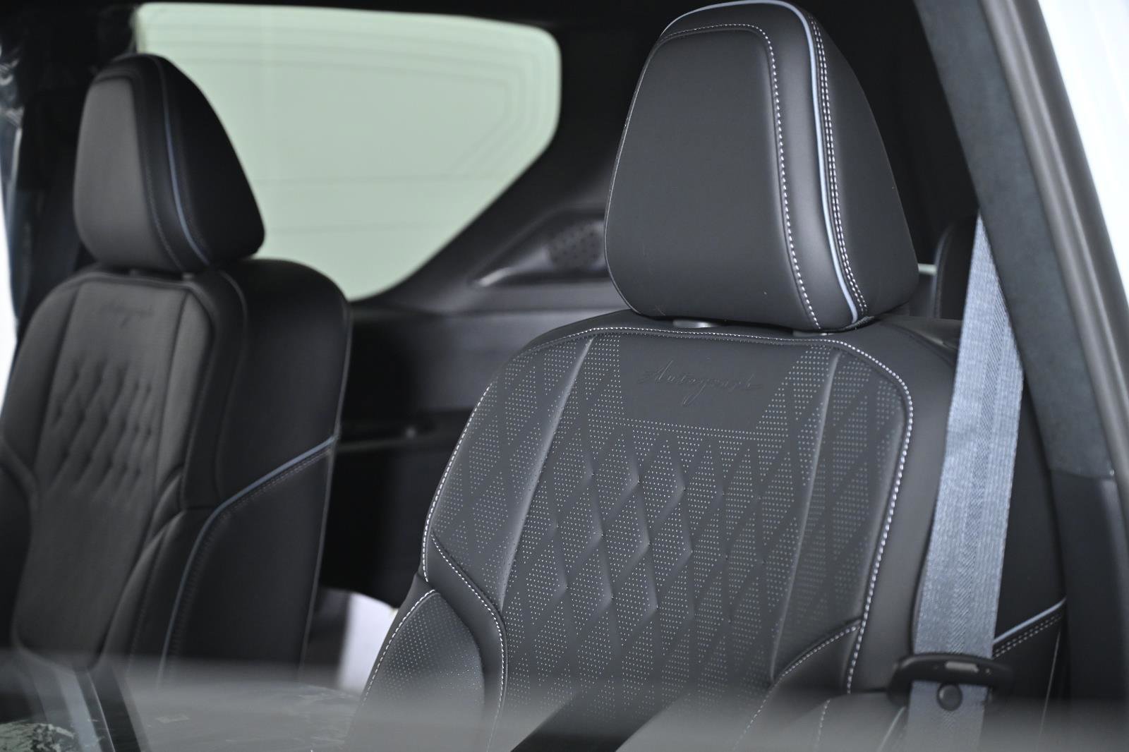 New 2026 INFINITI QX80 Autograph w/ Premium Cargo Package image 35