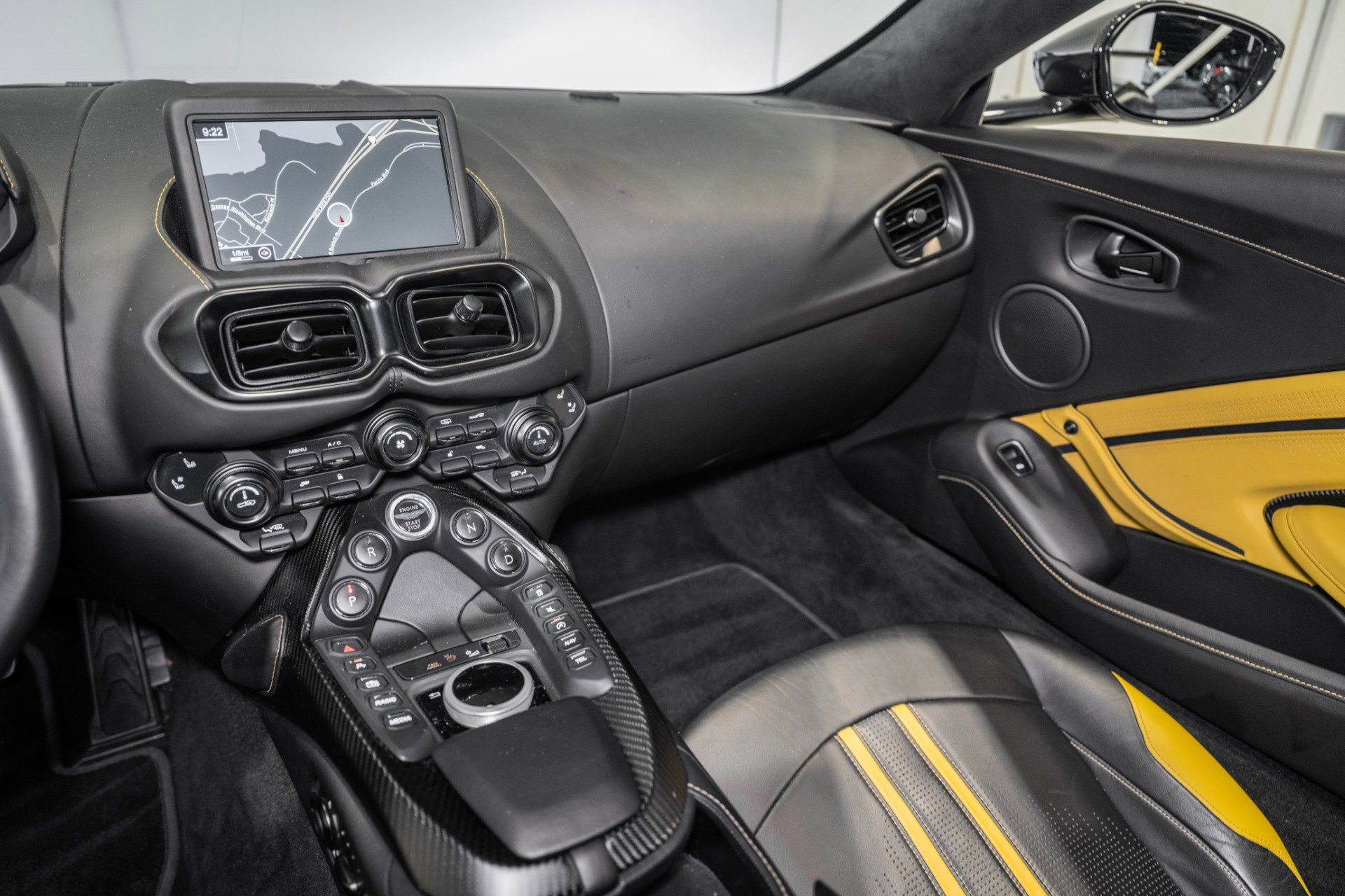 Used 2019 Aston Martin V8 Vantage image 19