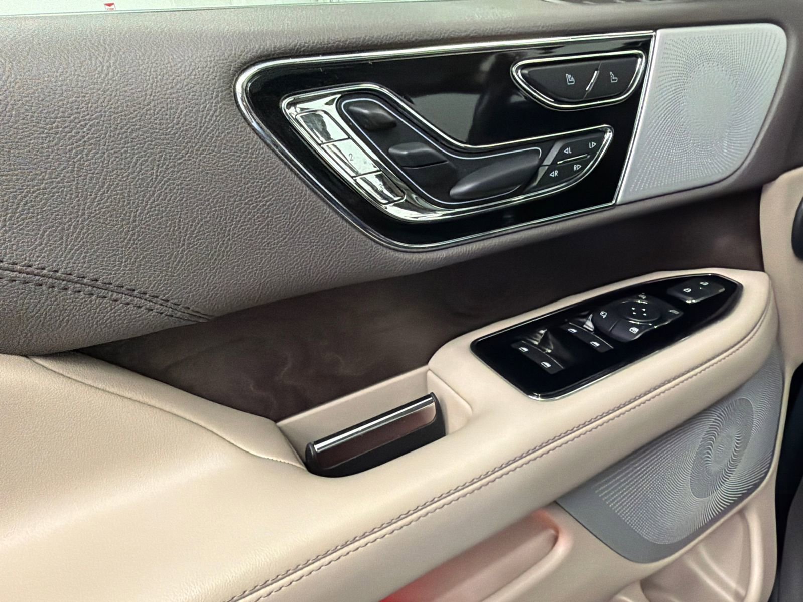 Certified 2022 Lincoln Navigator L Reserve AWD/4WD image 38