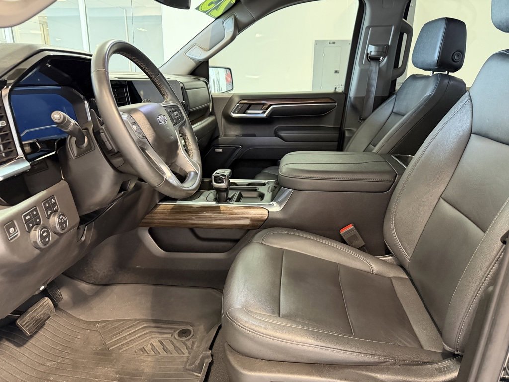 Used 2023 Chevrolet Silverado 1500 LT Trail Boss w/ LT Trail Boss Premium Package image 10