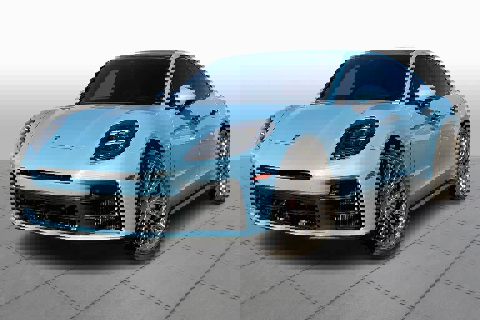 Used 2025 Porsche Panamera 4 image 1