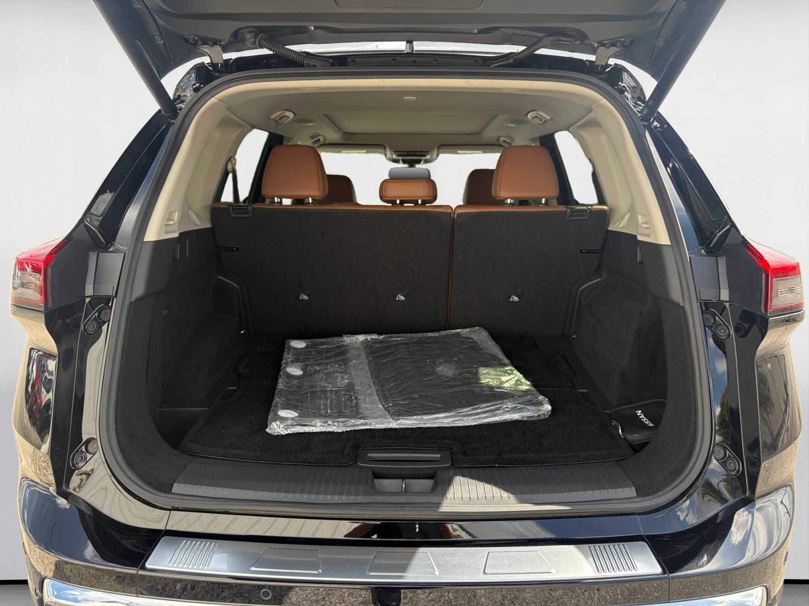 Used 2026 Nissan Rogue Platinum w/ Platinum Premium Package AWD/4WD image 19