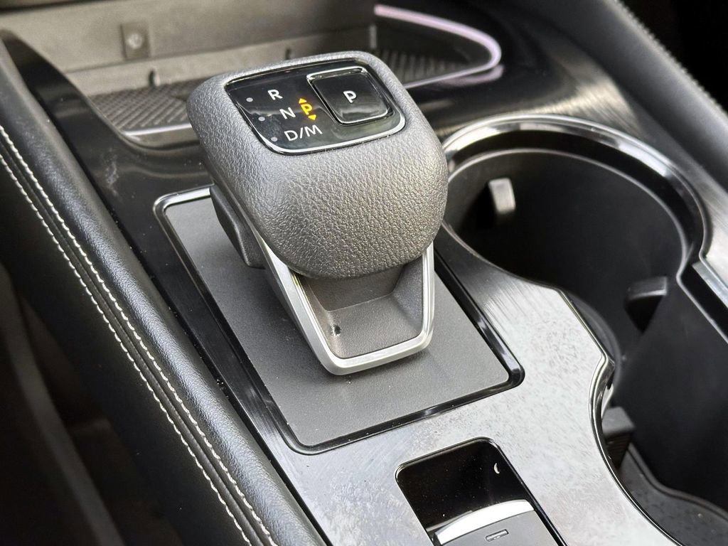 Certified 2025 Nissan Rogue Platinum w/ Tech Package image 36