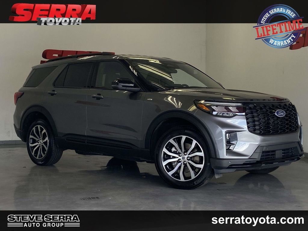 Used 2025 Ford Explorer ST-Line image 1
