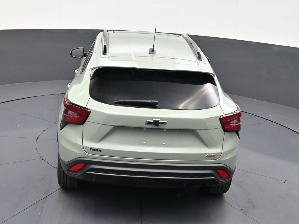 Used 2024 Chevrolet Trax RS w/ Sunroof Package FWD image 15
