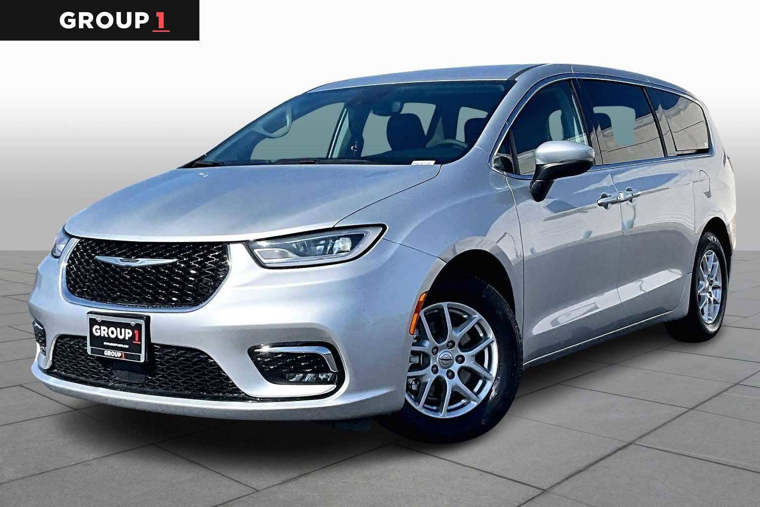 Used 2023 Chrysler Pacifica Touring-L