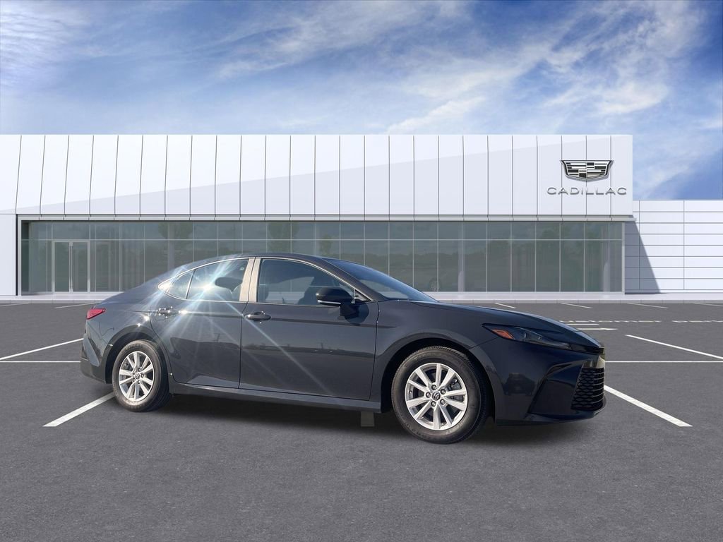 Used 2025 Toyota Camry LE w/ Convenience Package image 1