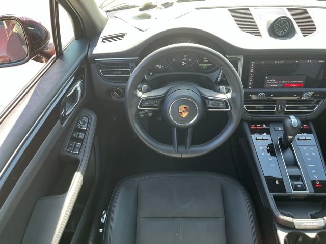 Used 2024 Porsche Macan image 12