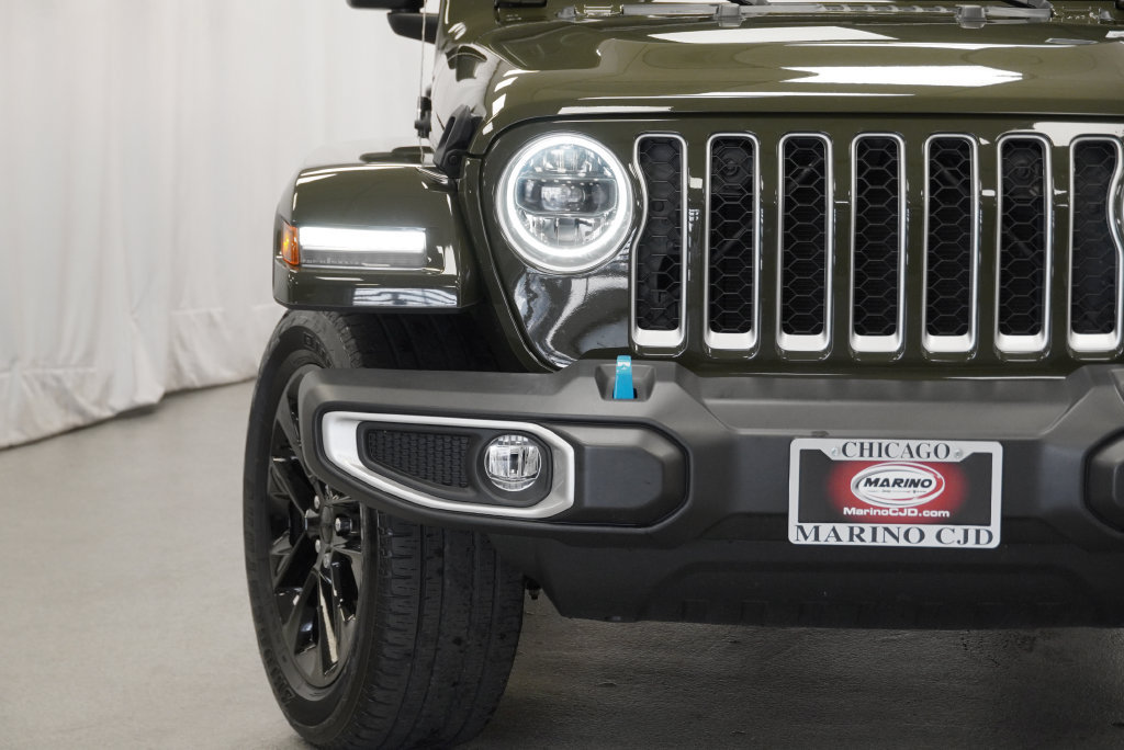 Used 2023 Jeep Wrangler Unlimited Sahara w/ Cold Weather Group AWD/4WD image 11