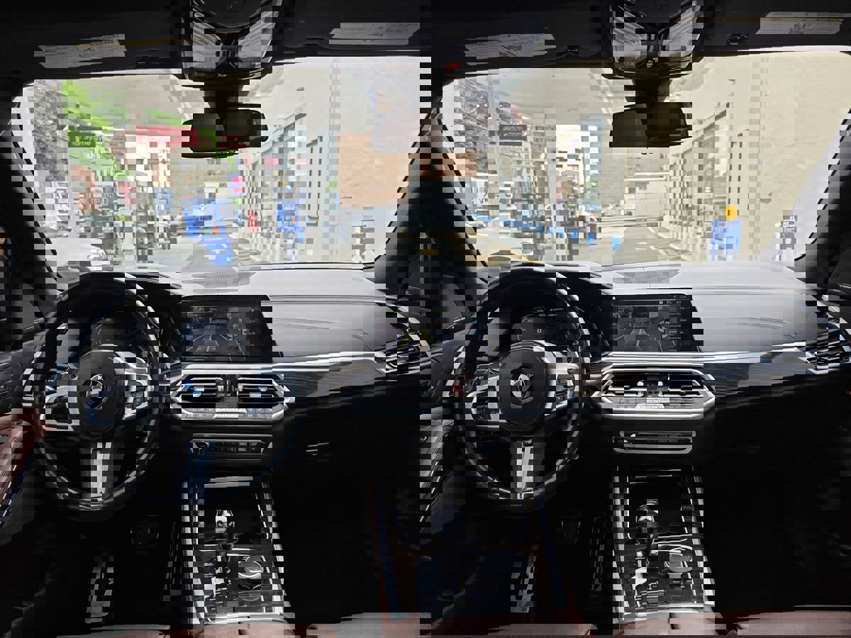 Used 2020 BMW X5 M50i w/ Premium Package image 22