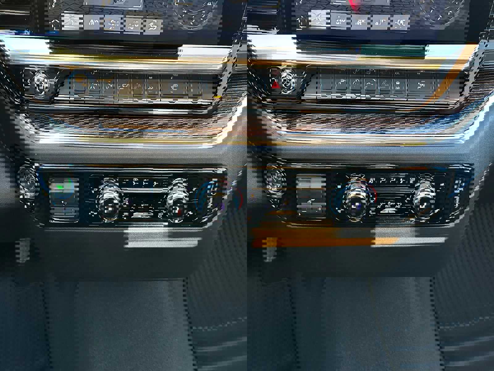 Certified 2025 GMC Sierra 1500 Elevation image 27