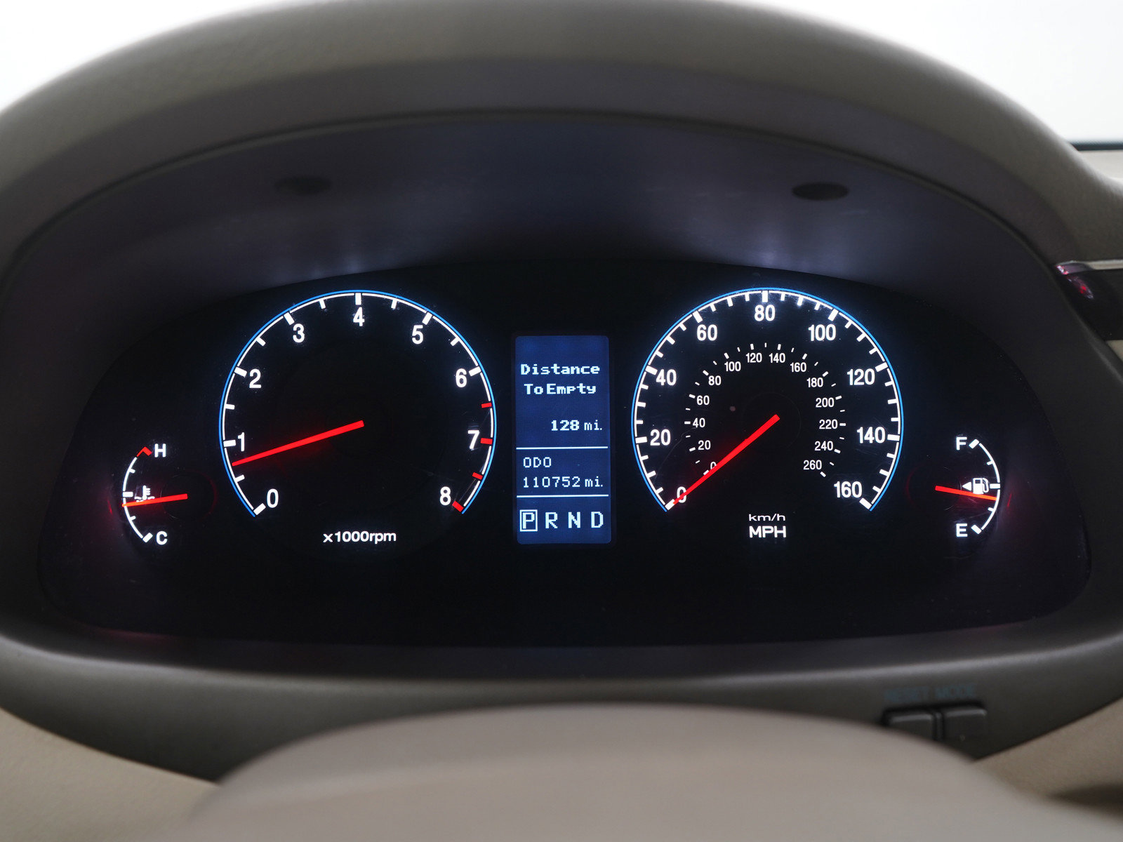 Used 2010 Hyundai Azera Limited image 25