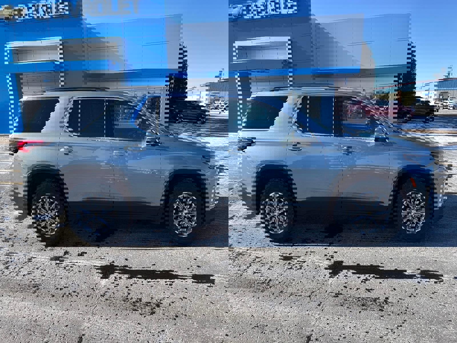 Certified 2023 Chevrolet Traverse LT image 2